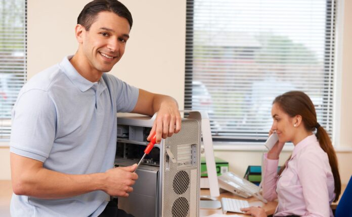 IT Support Jobs UK – Complete Beginner Guide to Start Your Tech Career (2026)